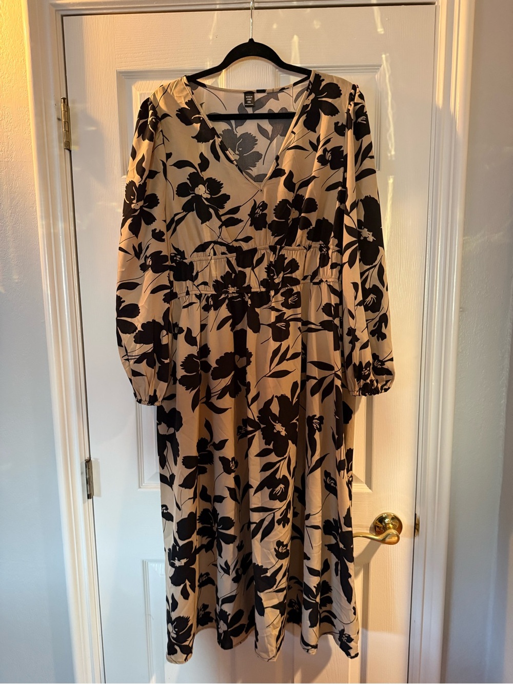SHEIN Beige Maxi Dress with Black Floral Print